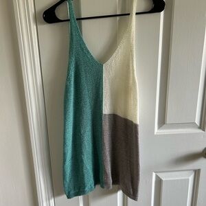 Color Block Sleeveless Top